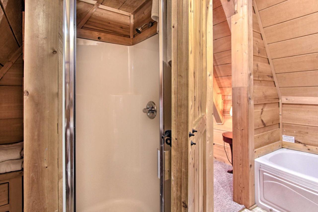 A-Frame Cabin With Hot Tub Less Than 1 Mi To Ober Gatlinburg Villa Bagian luar foto